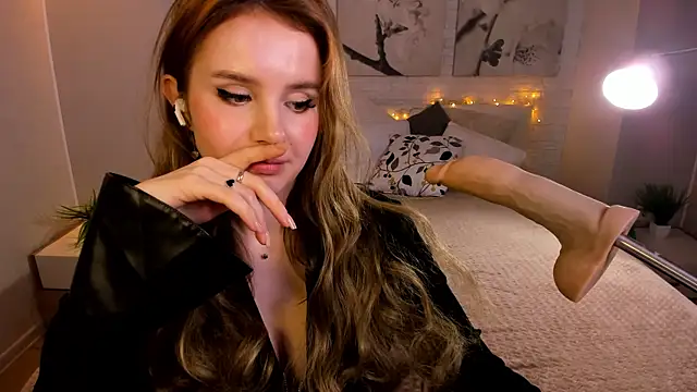 Betty June online show from 02.21.25