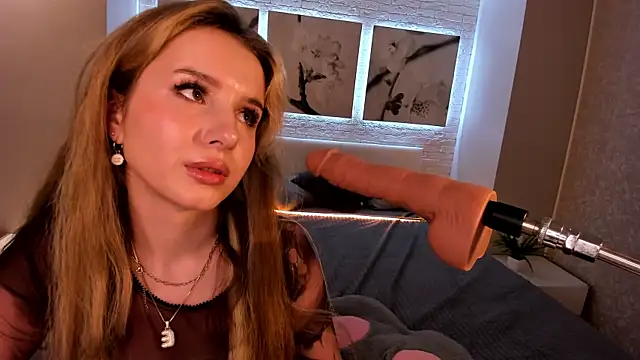 Betty June online show from 10.03.25