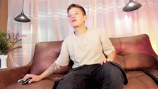 Snapshot of Tim_wolf chatting on 10.17.25 Tim wolf online show from 10.17.25