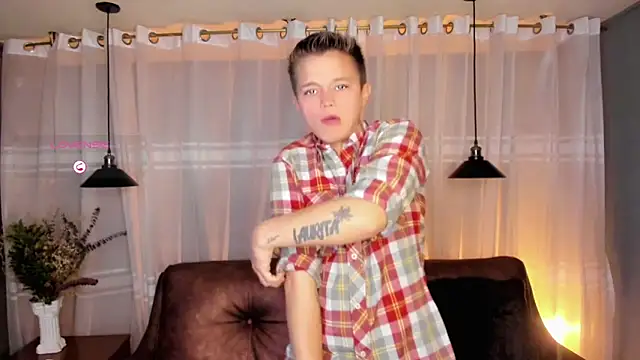 Snapshot of Tim_wolf chatting on 10.21.25 Tim wolf online show from 10.21.25