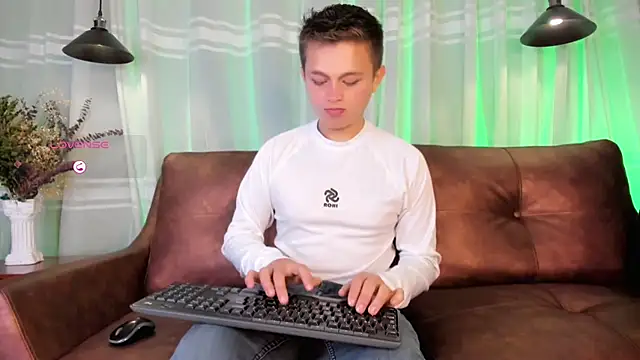 Snapshot of Tim_wolf chatting on 10.23.25 Tim wolf online show from 10.23.25