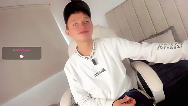 Snapshot of Tim_wolf chatting on 02.04.26 Tim wolf online show from 02.04.26