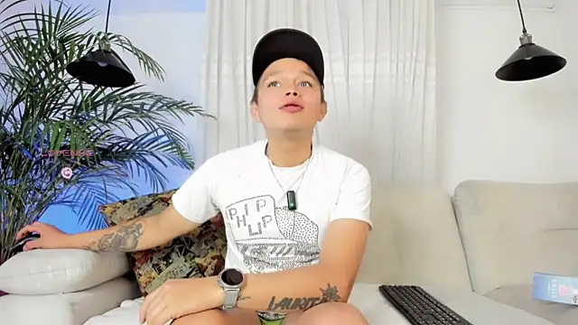 Snapshot of Tim_wolf chatting on 02.15.26 Tim wolf online show from 02.15.26