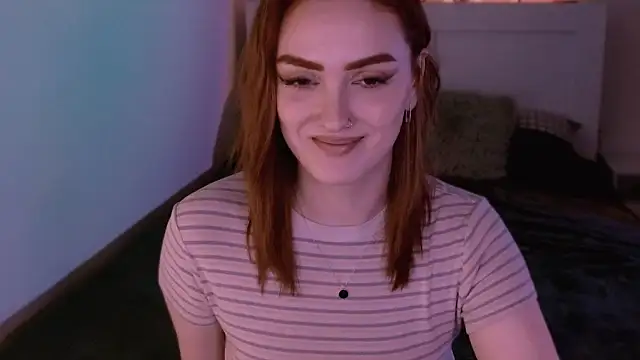Snapshot of LilyFarey chatting on 12.20.24 LilyFarey online show from 12.20.24