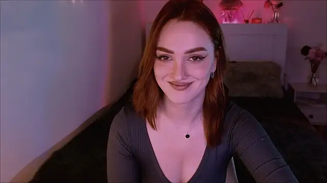 Snapshot of LilyFarey chatting on 12.30.24 LilyFarey online show from 12.30.24