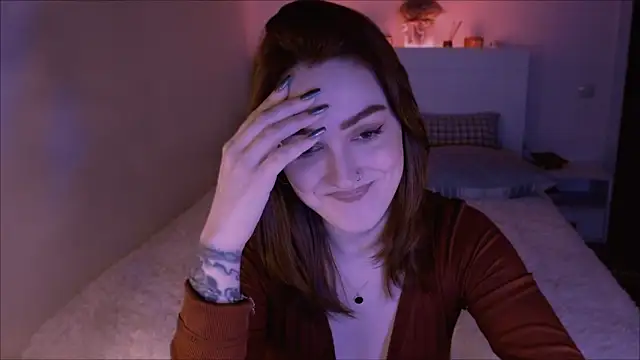 Snapshot of LilyFarey chatting on 01.11.25 LilyFarey online show from 01.11.25