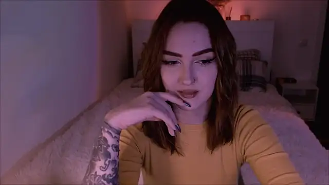 Snapshot of LilyFarey chatting on 01.15.25 LilyFarey online show from 01.15.25