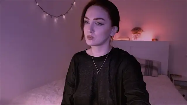 Snapshot of LilyFarey chatting on 01.29.25 LilyFarey online show from 01.29.25