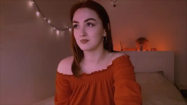 Snapshot of LilyFarey chatting on 03.07.25 LilyFarey online show from 03.07.25