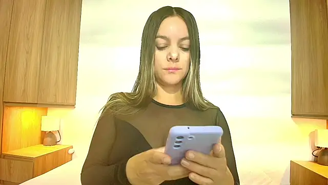 Snapshot of Isabella_Harley chatting on 10.23.25 Isabella Harley online show from 10.23.25