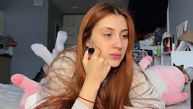 Snapshot of Uniarten chatting on 01.31.25 Uniarten online show from 01.31.25