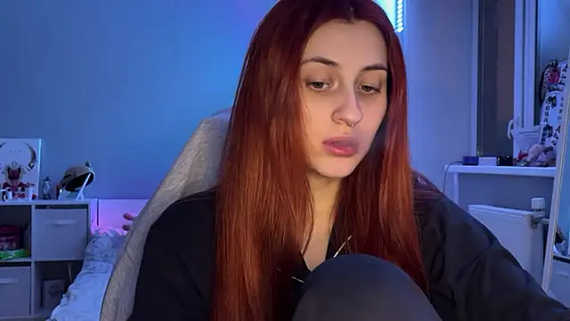 Snapshot of Uniarten chatting on 02.11.25 Uniarten online show from 02.11.25