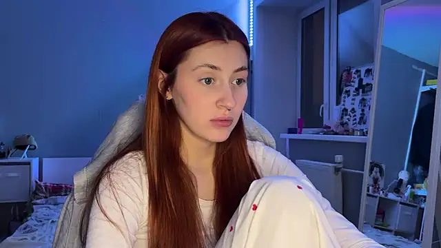 Snapshot of Uniarten chatting on 02.16.25 Uniarten online show from 02.16.25