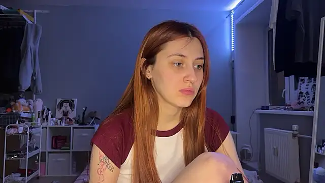 Snapshot of Uniarten chatting on 03.16.25 Uniarten online show from 03.16.25