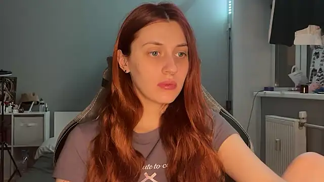 Snapshot of Uniarten chatting on 09.28.25 Uniarten online show from 09.28.25