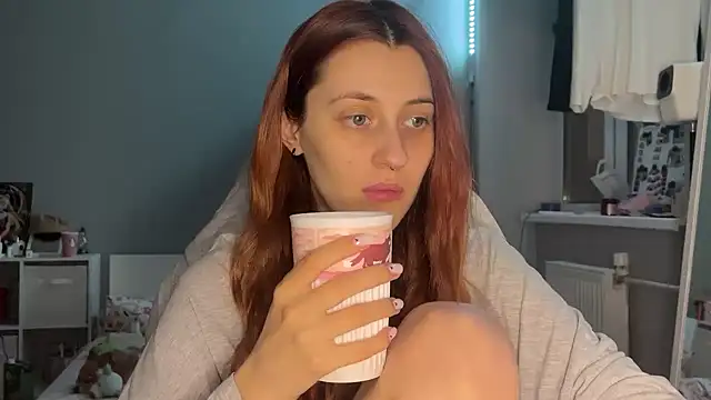 Snapshot of Uniarten chatting on 10.22.25 Uniarten online show from 10.22.25