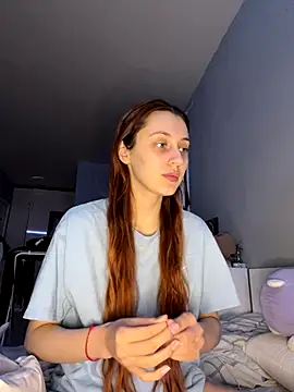 Snapshot of Uniarten chatting on 11.26.25 Uniarten online show from 11.26.25