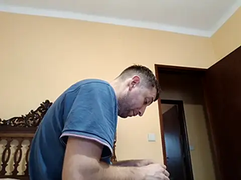 Snapshot of White_rabbit_ chatting on 11.01.25 White rabbit online show from 11.01.25