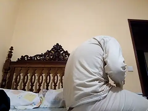 Snapshot of White_rabbit_ chatting on 11.22.25 White rabbit online show from 11.22.25