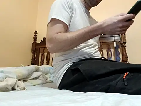 Snapshot of White_rabbit_ chatting on 11.27.25 White rabbit online show from 11.27.25