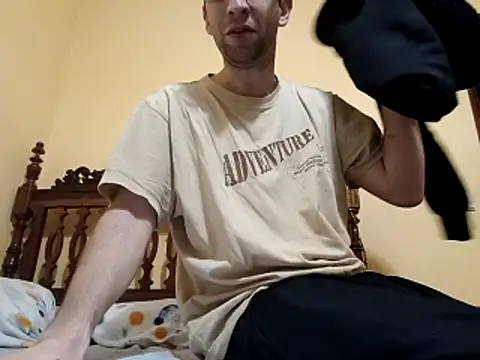 Snapshot of White_rabbit_ chatting on 12.17.25 White rabbit online show from 12.17.25