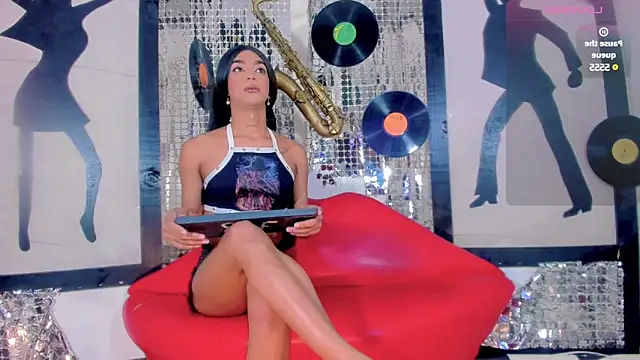 nickyminach  online show from 02.04.25