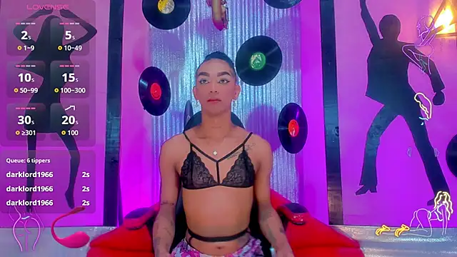 nickyminach  online show from 11.08.25