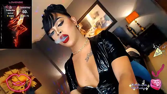 Snapshot of MarryQueen22 chatting on 11.06.25 MarryQueen22 online show from 11.06.25