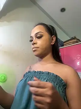 Snapshot of MarryQueen22 chatting on 11.18.25 MarryQueen22 online show from 11.18.25