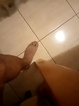 Snapshot of Espa69 chatting on 10.30.25 Espa69 online show from 10.30.25