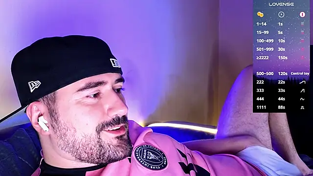 Snapshot of DominantTheo chatting on 02.19.25 DominantTheo online show from 02.19.25