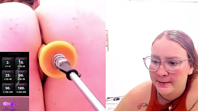 Paulina Davis  online show from 02.28.25