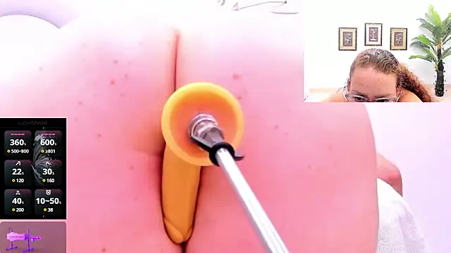 Paulina Davis  online show from 03.12.25