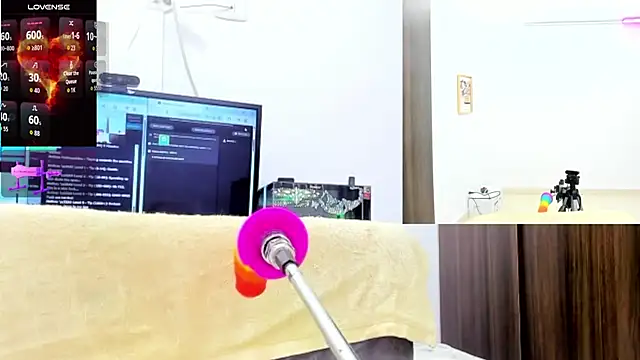 Paulina Davis  online show from 12.15.25