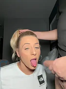 Strongqueen online show from 10.29.25