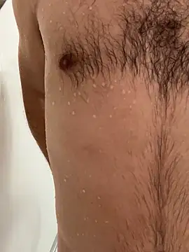 Snapshot of Bigclitlover69 chatting on 11.24.25 Bigclitlover69 online show from 11.24.25