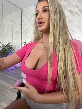 Snapshot of SinwithAmy chatting on 12.17.25 SinwithAmy online show from 12.17.25