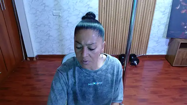 Snapshot of Anitta_muscle chatting on 07.14.26 Anitta muscle online show from 07.14.26