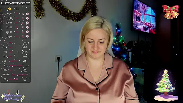 Snapshot of Christen_John_lover chatting on 12.24.24 Christen John lover online show from 12.24.24