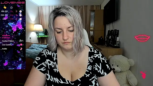 Snapshot of Christen_John_lover chatting on 02.10.25 Christen John lover online show from 02.10.25