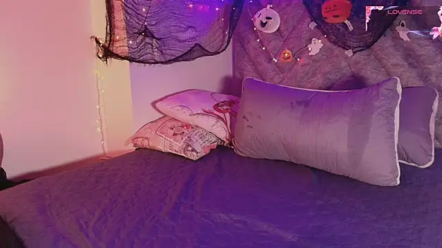 emmajohnss online show from 10.26.25