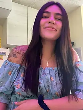 Snapshot of DaphneUwu chatting on 02.08.25 DaphneUwu online show from 02.08.25
