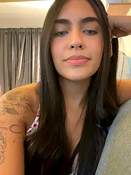 Snapshot of DaphneUwu chatting on 09.19.25 DaphneUwu online show from 09.19.25