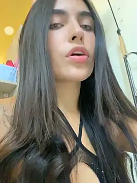 Snapshot of DaphneUwu chatting on 09.27.25 DaphneUwu online show from 09.27.25