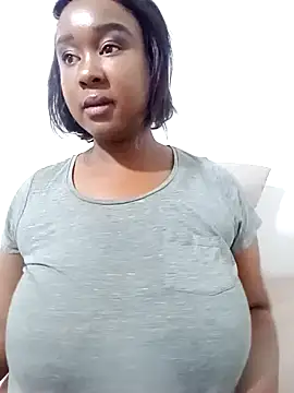 Snapshot of HotAFRICANBEAUTY chatting on 01.27.25 HotAFRICANBEAUTY online show from 01.27.25