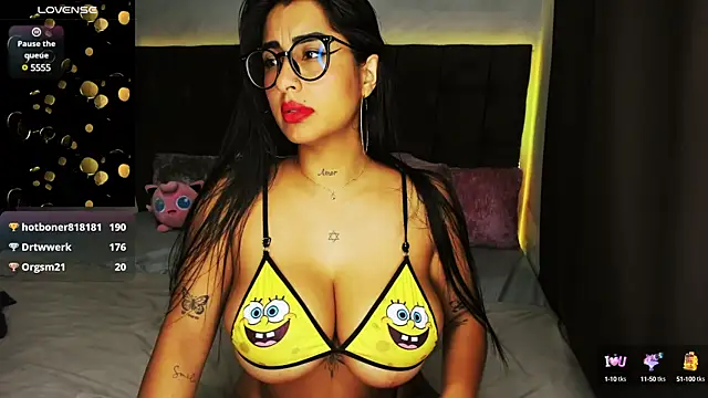 Snapshot of lovely_violet13 chatting on 01.27.25 lovely violet13 online show from 01.27.25