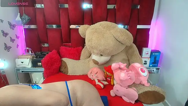 Snapshot of Ginna_doll chatting on 10.19.25 Ginna doll online show from 10.19.25