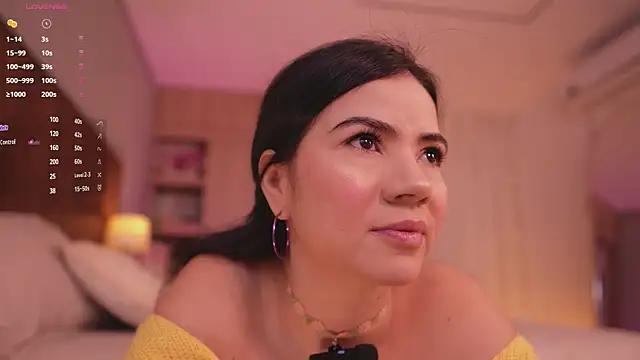 tatikiss  online show from 11.29.25