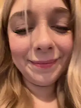 CherryAuroraa online show from 12.19.24