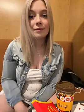 CherryAuroraa online show from 01.09.25